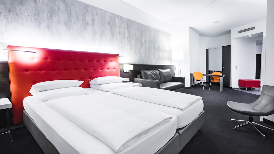 Select Hotel Berlin The Wall