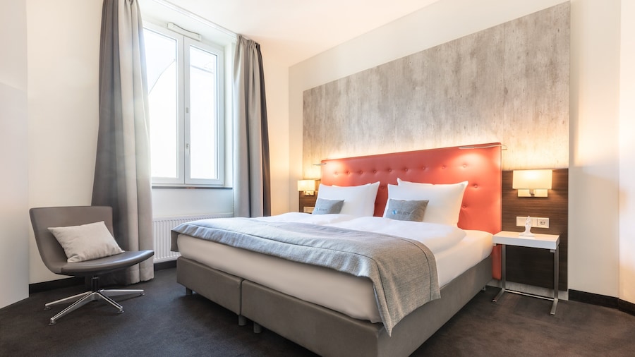 Select Hotel Berlin The Wall