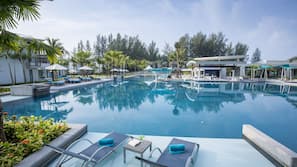 7 outdoor pools, pool umbrellas, pool loungers