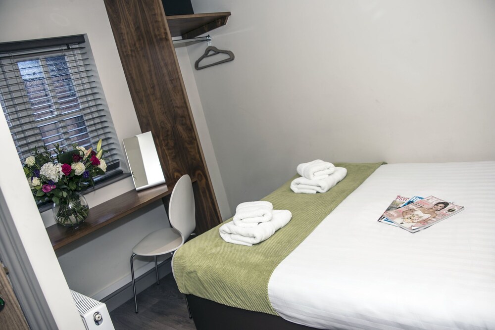 Room, Base Serviced Apartments - City Road