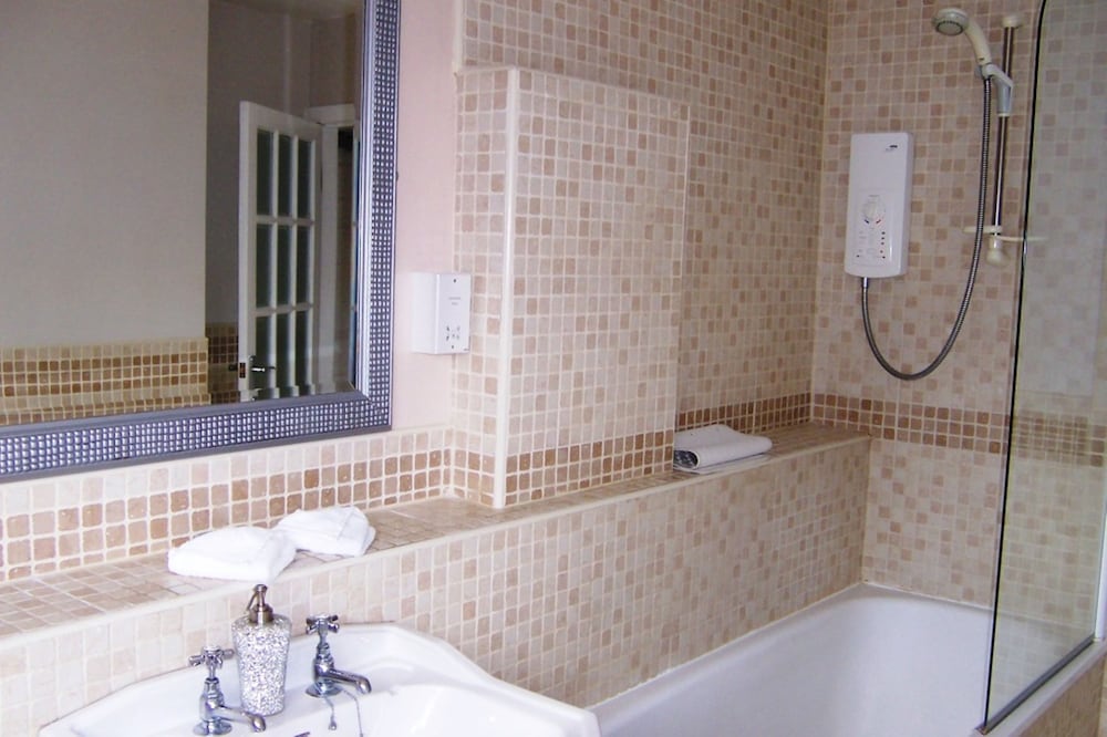 Bathroom, Caddon View Country Guest House