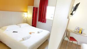 Desk, soundproofing, iron/ironing board, free cots/infant beds