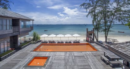 Baan Ploy Sea