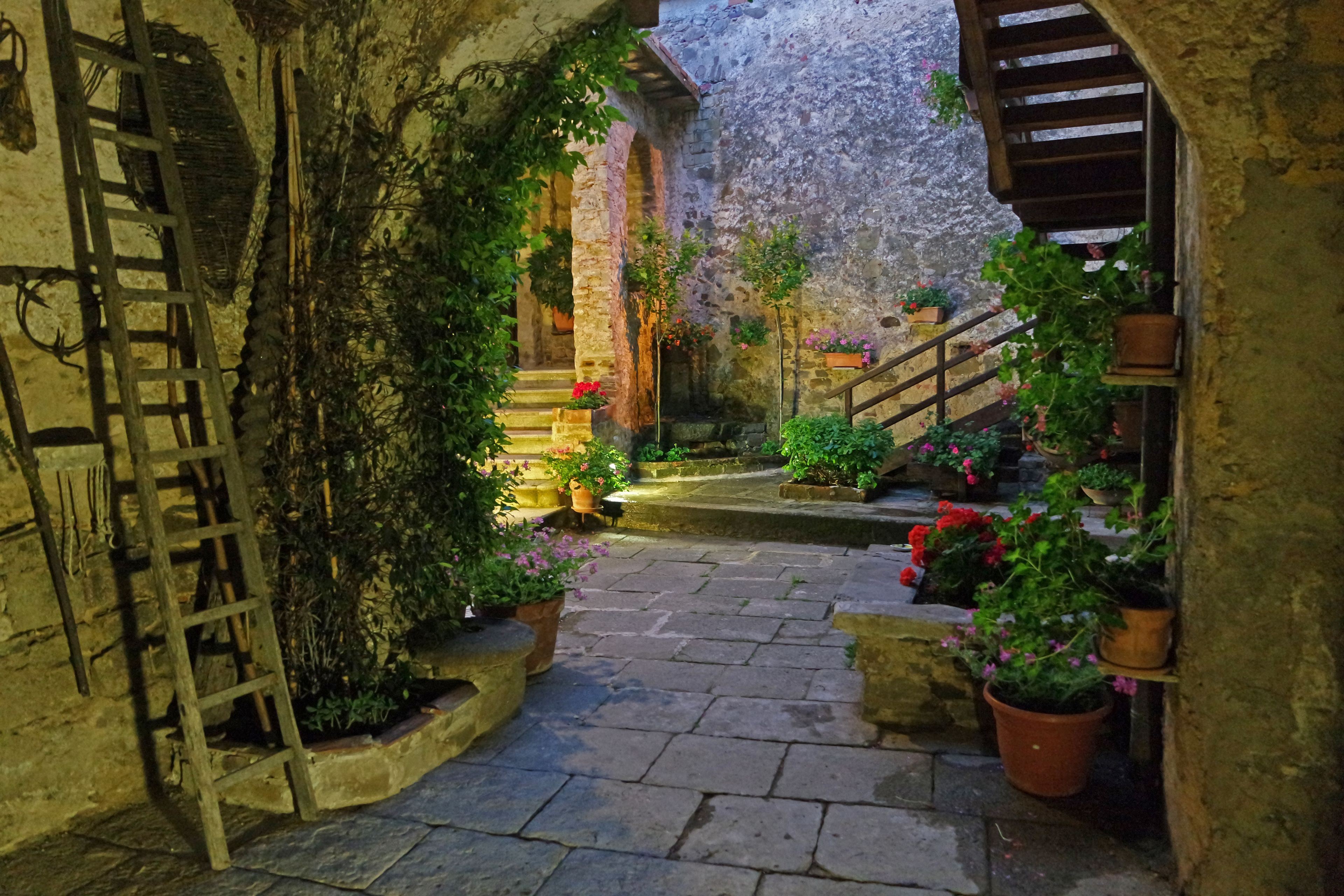Antico Convento in Lustra, Italy