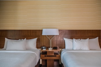 Fairfield Inn Suites Chicago Downtown River North Deals