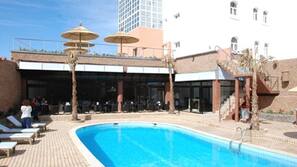 Outdoor pool, pool loungers
