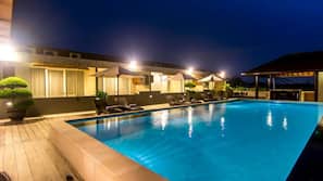 Outdoor pool, pool umbrellas, sun loungers