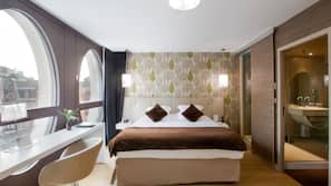 Premium bedding, free minibar, in-room safe, desk