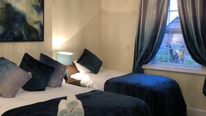 Cots/infant beds, free WiFi