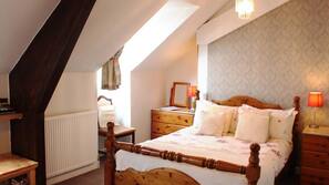 Memory foam beds, iron/ironing board, free WiFi, linens