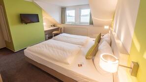 Hochwertige Bettwaren, Minibar, Zimmersafe, Schreibtisch