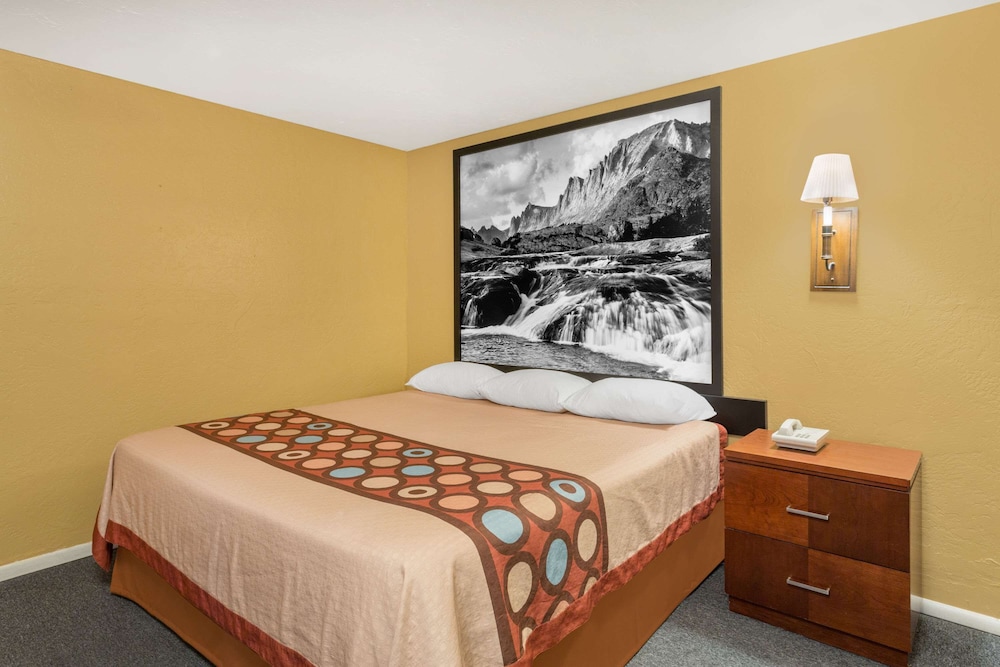 Super 8 by Wyndham Diamondville Kemmerer