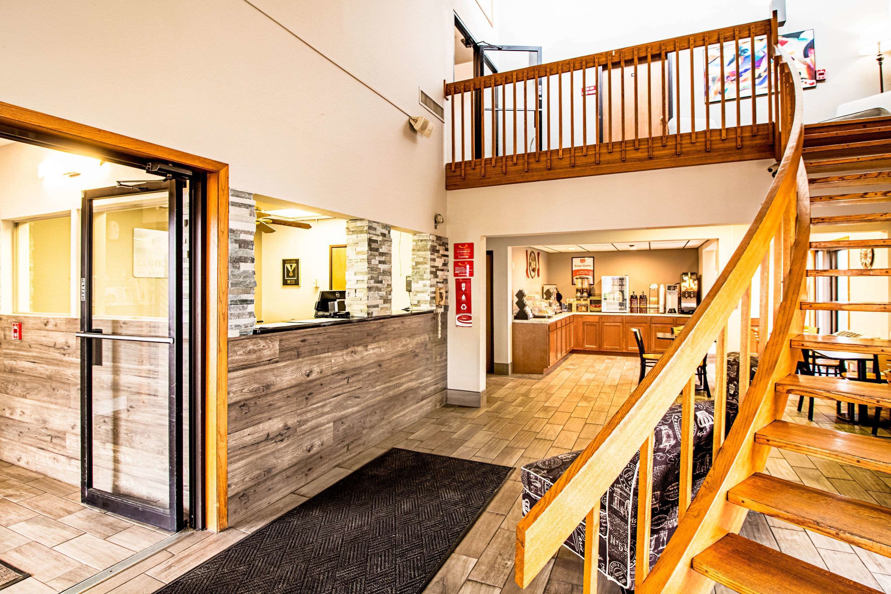 Econo Lodge Watertown in Watertown, United States