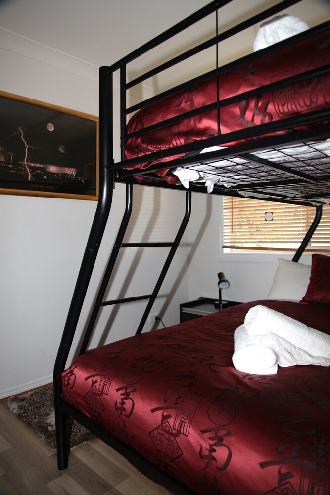 Titania Motel
