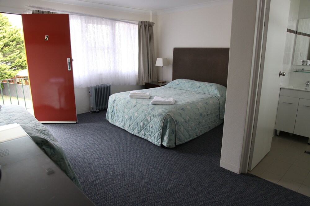 Titania Motel