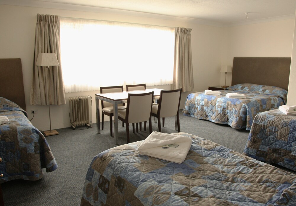 Titania Motel