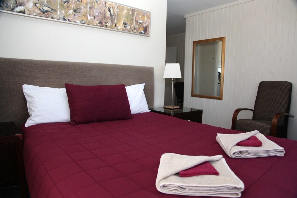 Titania Motel