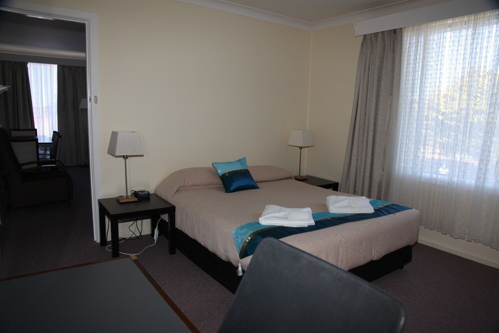 Titania Motel