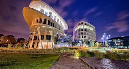 Sound Garden Hotel Airport