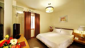 Minibar, in-room safe, desk, free WiFi