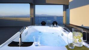 Bain à remous extérieur