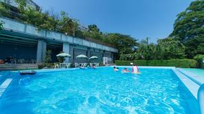 Seasonal outdoor pool