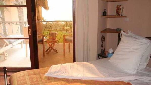 3 chambres, minibar, coffres-forts dans les chambres