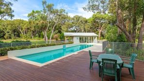 3 outdoor pools, pool loungers