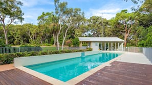 3 outdoor pools, pool loungers