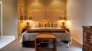 Premium bedding, desk, iron/ironing board, cots/infant beds