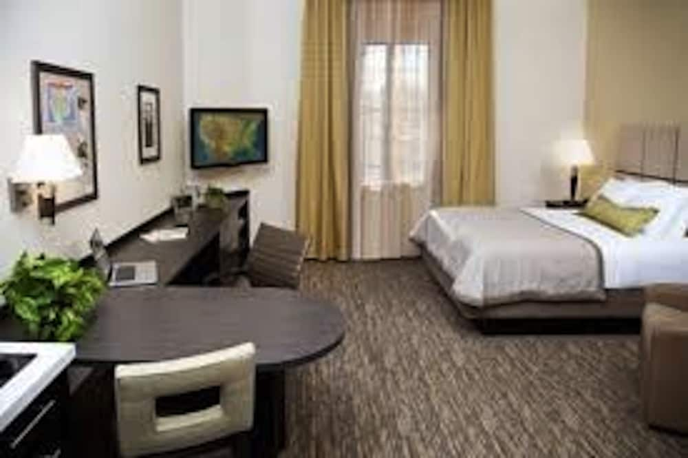 Candlewood Suites Denver Northeast - Brighton, an IHG Hotel