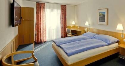 Good Night Inn