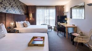 Minibar, in-room safe, desk, iron/ironing board