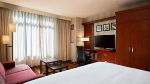 In-room safe, desk, laptop workspace, iron/ironing board