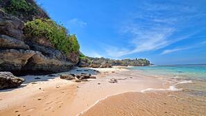 Private beach, white sand, beach towels, snorkelling