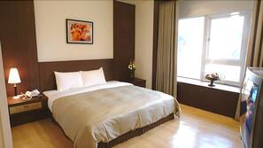 Down comforters, iron/ironing board, free WiFi