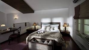 1 bedroom, free minibar items, in-room safe, individually furnished