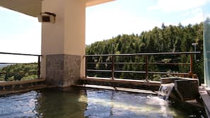 室外水療浴池