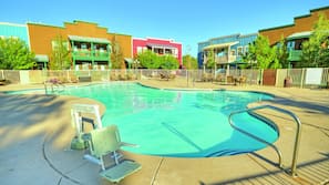 Outdoor pool, pool umbrellas, sun loungers