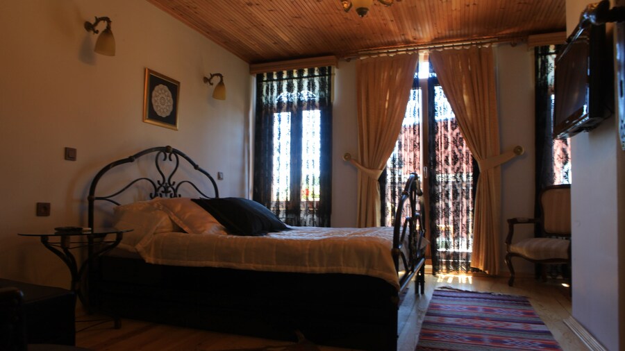 Tom Square Boutique Hotel