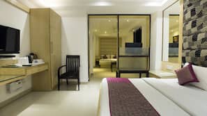 Minibar, in-room safe, desk, free WiFi