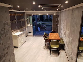 釜山汽車旅館