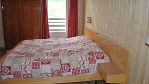 Donzen dekbedden, een bureau