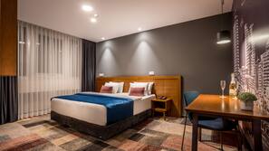 In-room safe, desk, laptop workspace, iron/ironing board