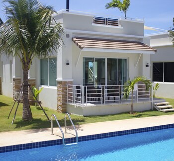 Oriental Beach Pearl Resort Deals Reviews Hua Hin Tha Wotif