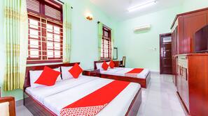 Minibar, desk, free WiFi, linens