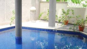 Piscina coperta, piscina all'aperto