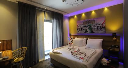Royal Court Hotel