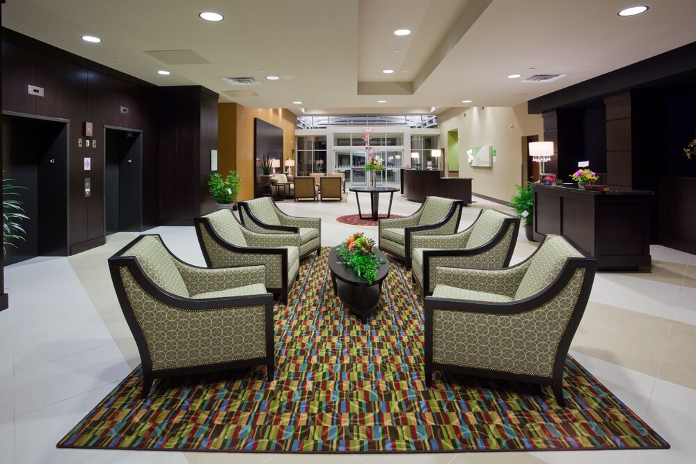 Holiday Inn Eau Claire South I 94 2019 Room S 104 Deals Featured Image Lobby Reception