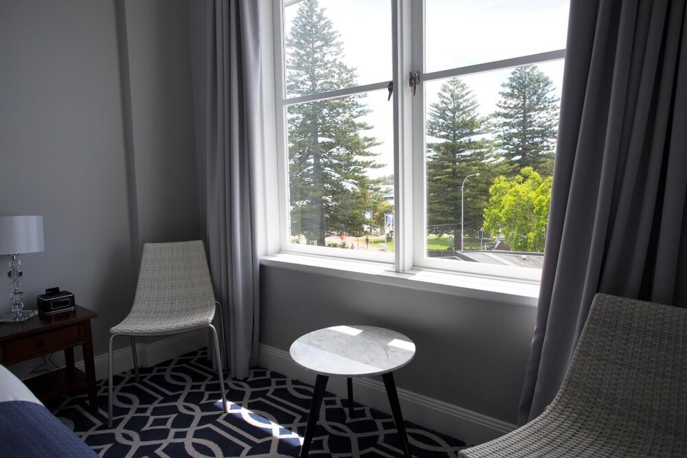 Seabreeze Hotel